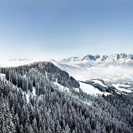 In Near Lifts * Kitzbühel